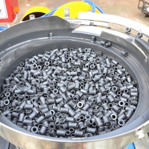 HB-35 automaatjuhtimisega õõnsa toru valtsimismasin puidukruvide jaoks