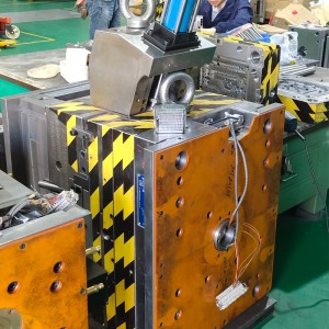 Déantúsóirí páirteanna plaisteacha tionsclaíocha saincheaptha Múnla insteallta