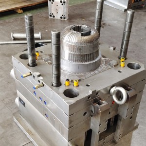 Múnla insteallta plaisteacha táirgí plaisteacha coigríche saincheaptha