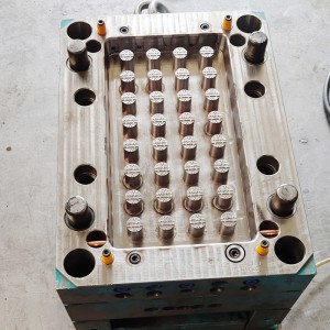 An tSín oem Inneall táirgeachta spártha páirteanna múnlaithe ardchaighdeáin saincheaptha múnla plaisteach