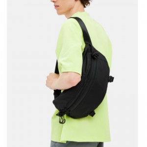 T-léine scaoilte-oiriúnach