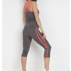 Culaith spóirt dubh agus oráiste