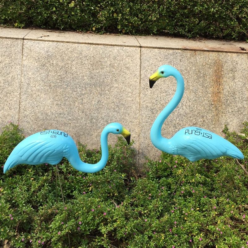 Insamhladh Plaisteacha Blue Flamingo Birds Garraíodóireacht Maisiúcháin Ainmhithe Soláthairtí Allamuigh