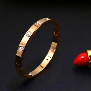 Bracelet Cruach Aeir Fuar-Tíotáiniam