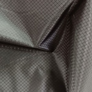 Fabraic bhriste adhmaid athchúrsáilte