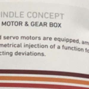 Meaisín múnlaithe insteallta coigilte fuinnimhnua-aimseartha