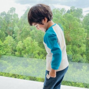 Cniotáilte cniotáilte sleeves fada bríste cadáis