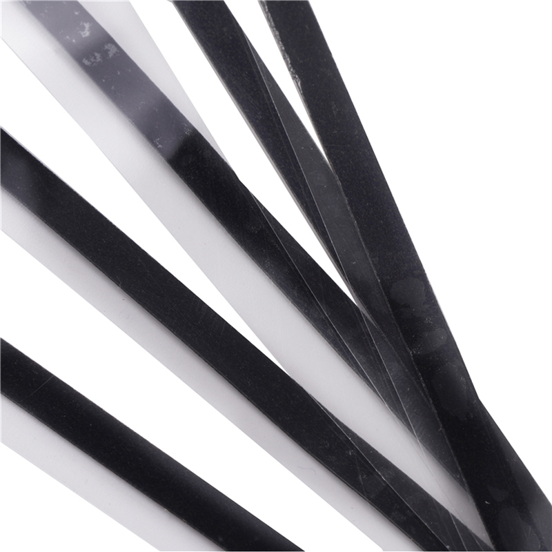 Cad iadna tréithe atá ag cúr fireproof