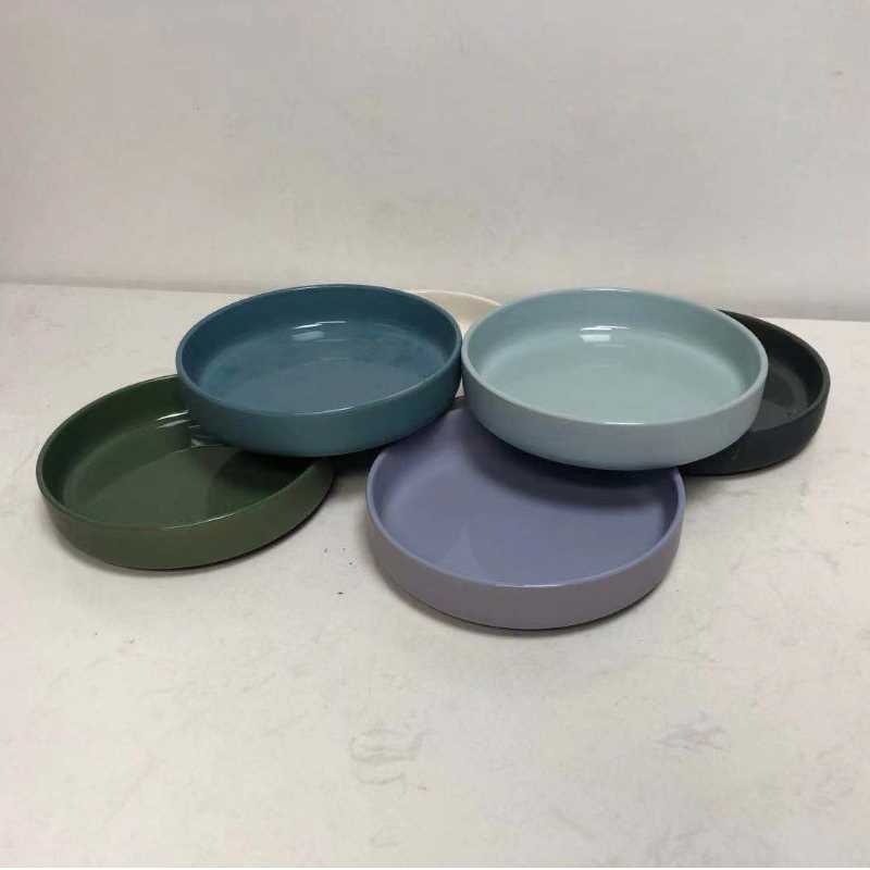 Díol te Greamaigh Stoneware Pasta Bowls éadomhain socraithe