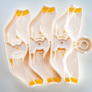 Táirgí Bréagáin Cineál 1