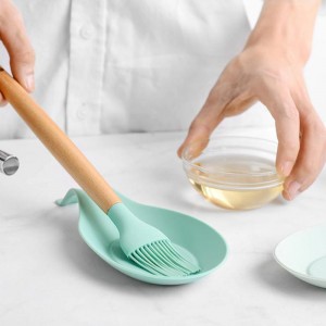Sealbhóir spúnóg cistine atá frithsheasmhach in aghaidh teasa mórdhíola cruth almond cruth ladle spúnóg silicone scíthe