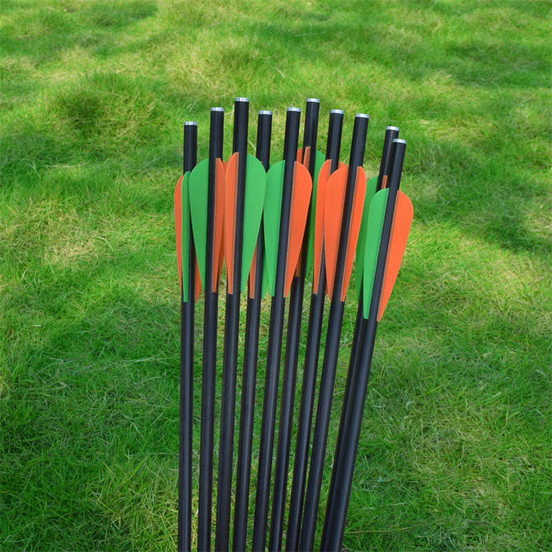 Cad é an difríocht idir boltaí fiberglass agus fiach carbóinn