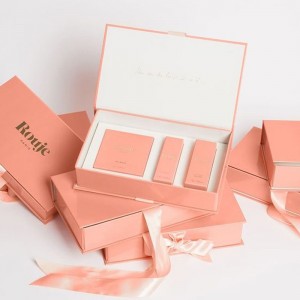 Boscaí Pacáistiú Cosmaideacha Só Lógó Saincheaptha Cúram Craiceann Craiceann Bosca Pacáistiú Cumhrán Ola Riachtanach Le haghaidh Pacáistiú Bosca Cumhrán Cosmaidí