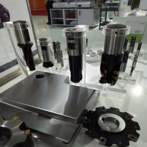 DFW Muilleoireacht Ardluais Muilleoireacht Thrí -Fhoirtreach