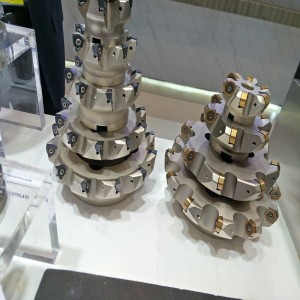 Fast ar aghaidh gearrtha trom gearrtha trom ar ardluais muilneoir muilneoir muilneoir deireadh an tsealbhóra deiridh