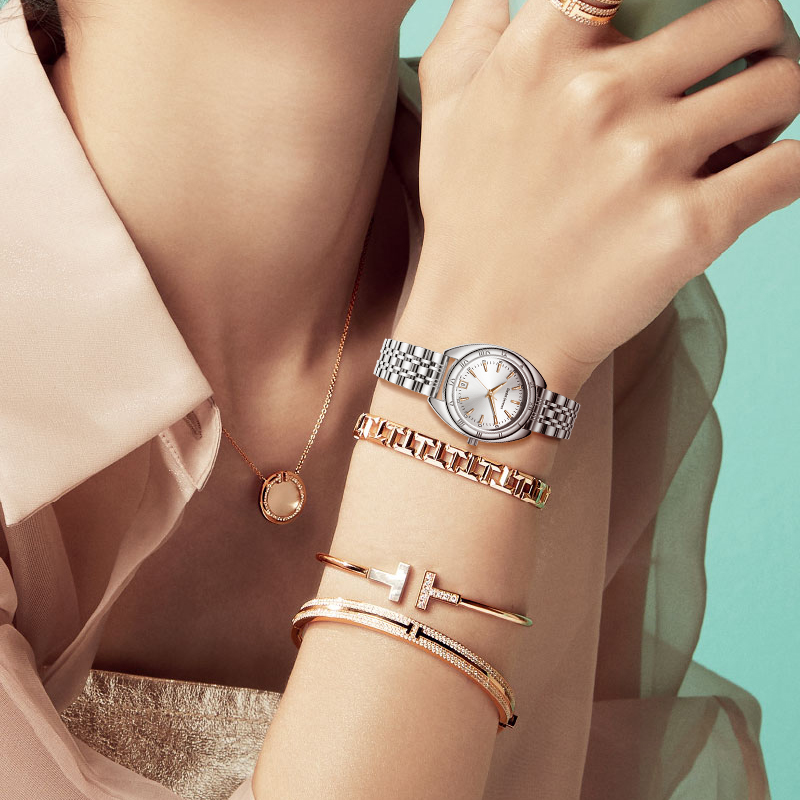 Téann an t -aisteoir cáiliúil Zoe Kravitz isteach i dteaghlach Ambasadóra Celebrity Omega