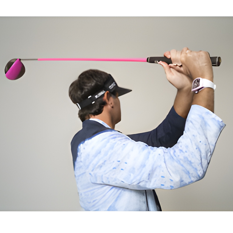 Briseadh agus fear úr Richard Miller Tá wristwatchnua lán le hiontas