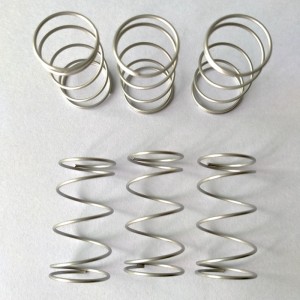 Athshocraigh an t -earrach corna cruach dhosmálta