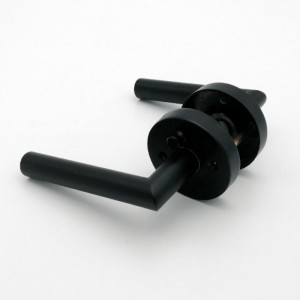 R7505 Láimhseálann doras dubh, luamhán dorais phríobháideachais taobh istigh do sheomra folctha seomra leapa, dearadhnua -aimseartha comhaimseartha luamháin doras tromshaothair le glas