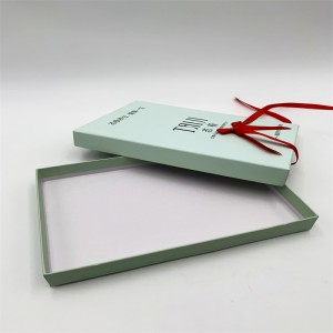 Bosca bronntanais le ribín