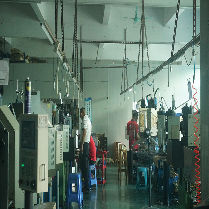 Táirgeadh réidh, líon mór orduithe roimh Fhéile an Earraigh