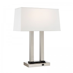 Lampa tábla dúbailte oíche ag an seomra aíochta