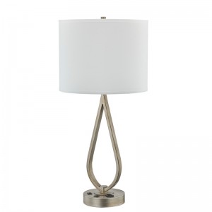 Lampa deasc codlata le bailchríoch airgid seanda, lampa deisce le, asraon áisiúil agus calafort USB