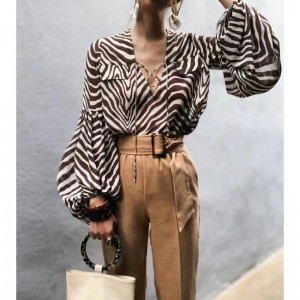 2023 Faiseanna mBan Nua All-Match Slating Striped Striped Sirting Léine Clóbhuailte Sleeved Sleeved Sleeved