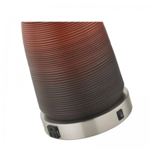 Lampa tábla roisín óstáin le corp roisín grádáin ómra agus lasc rockernoff, dhá asraon áisiúil ag seomra aíochta an óstáin