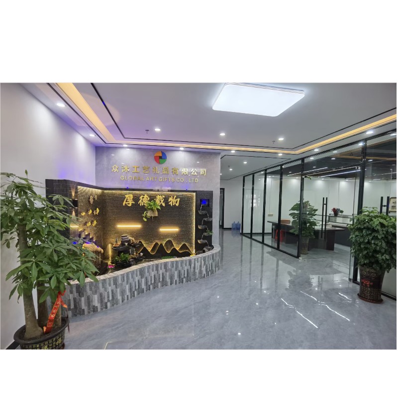 Cén cineál cuideachta atá i gCuideachta Bronntanais Ealaíne Domhanda Teoranta