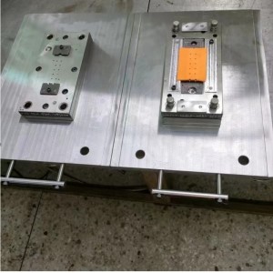 Múnla crua -earraí leanúnach. Punch aonair, ilchodach, líníocht, múnla copair, dearadh agus déantúsaíocht