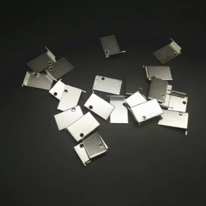 Múnla crua -earraí leanúnach. Punch aonair, ilchodach, líníocht, múnla copair, dearadh agus déantúsaíocht