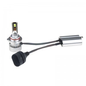 Ceannlampa faoi stiúir K7