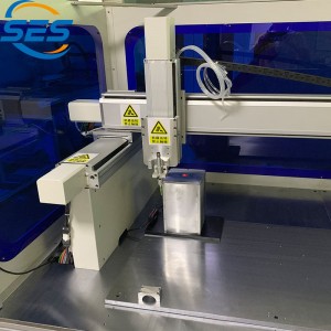 Meaisín Dáilte Solas Ingearach LED