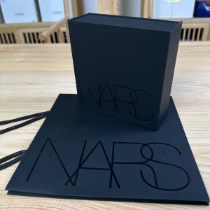 Bosca Infhillte Dubh Luxe & Socraigh Mála