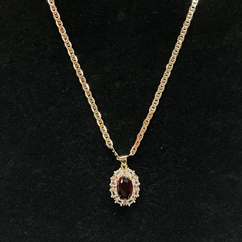 Muince Ríoga Ruby Halo le Diamond & Aicinn sapphire bándearg ar shlabhra óir 14K