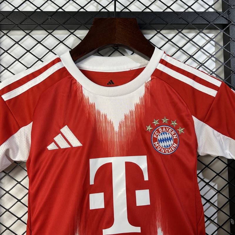 25/26 Kids Bayern Munich Méid Baile: 16-28